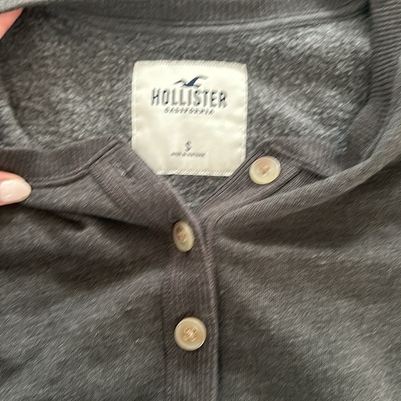 Hollister size small women’s crewneck dark gray with buttons quarter down. - Picture 2 of 3